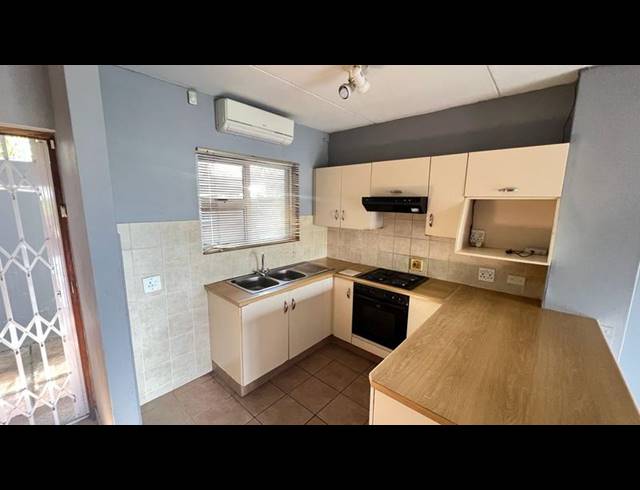 2 BEDROOM APARTMENT FOR SALE IN CAVERSHAM GLEN